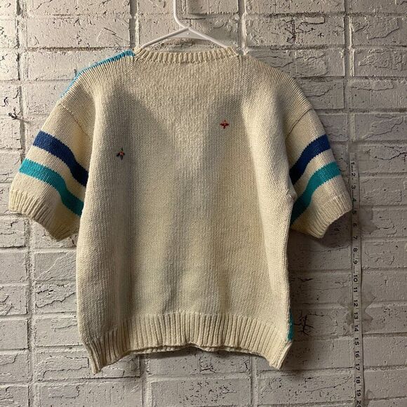 Vintage 80s 3D Hand-Knit Beach Scene Sweater โ Whimsical Summer Coastal Kitsch - Picture 6 of 11